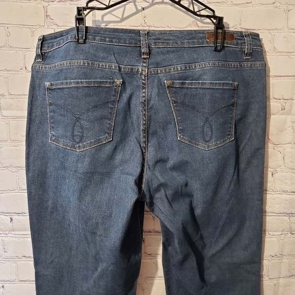 CALVIN KLEIN ULTIMATE SKINNY JEANS - Picture 3 of 7